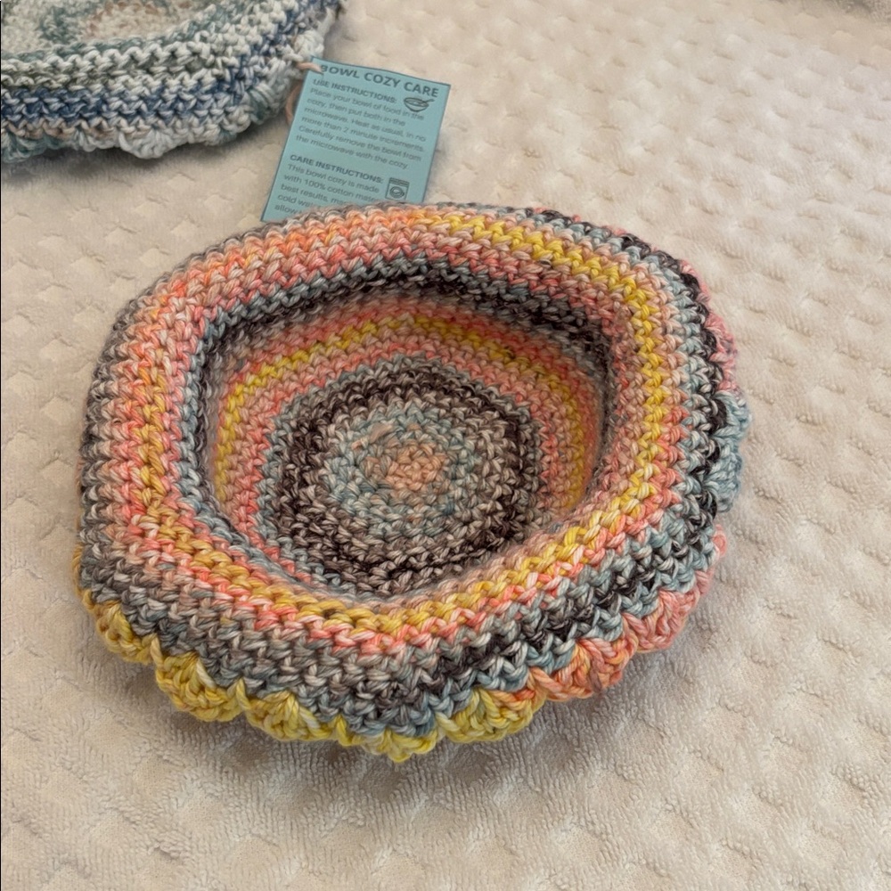 Crocheted bowl cozy set of 2 - Picture 3 of 4